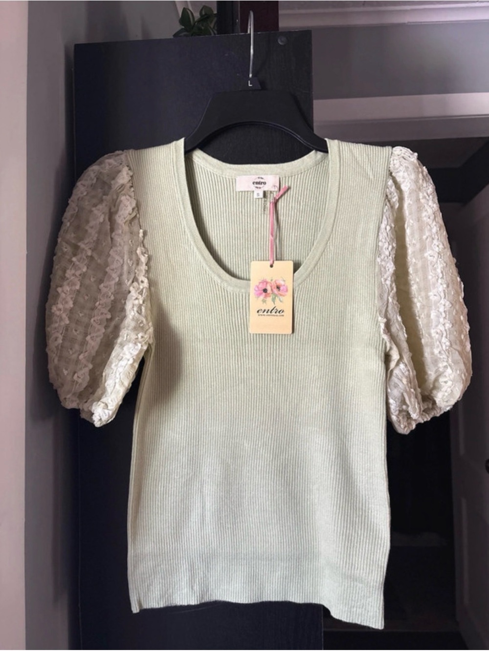 entro Mint Ribbed Scoop Neck Top with Cream Lace Puff Sleeves